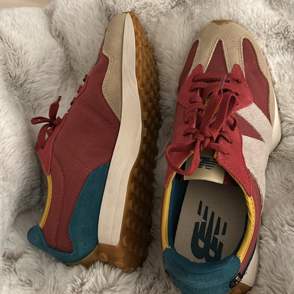 New Balance 327 M10/W11.5 Sneakers Shoes Red Teal  worn twice - Picture 12 of 12